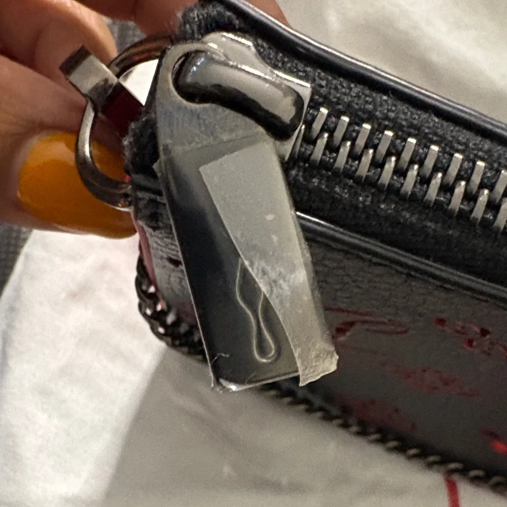 Christian Louboutin Perforated Grain Shoulder bag - Picture 3 of 16